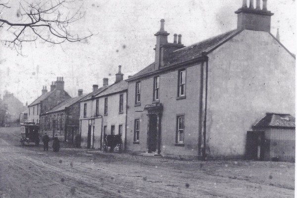 Gilmour Street and Eglinton Arms, c 1900